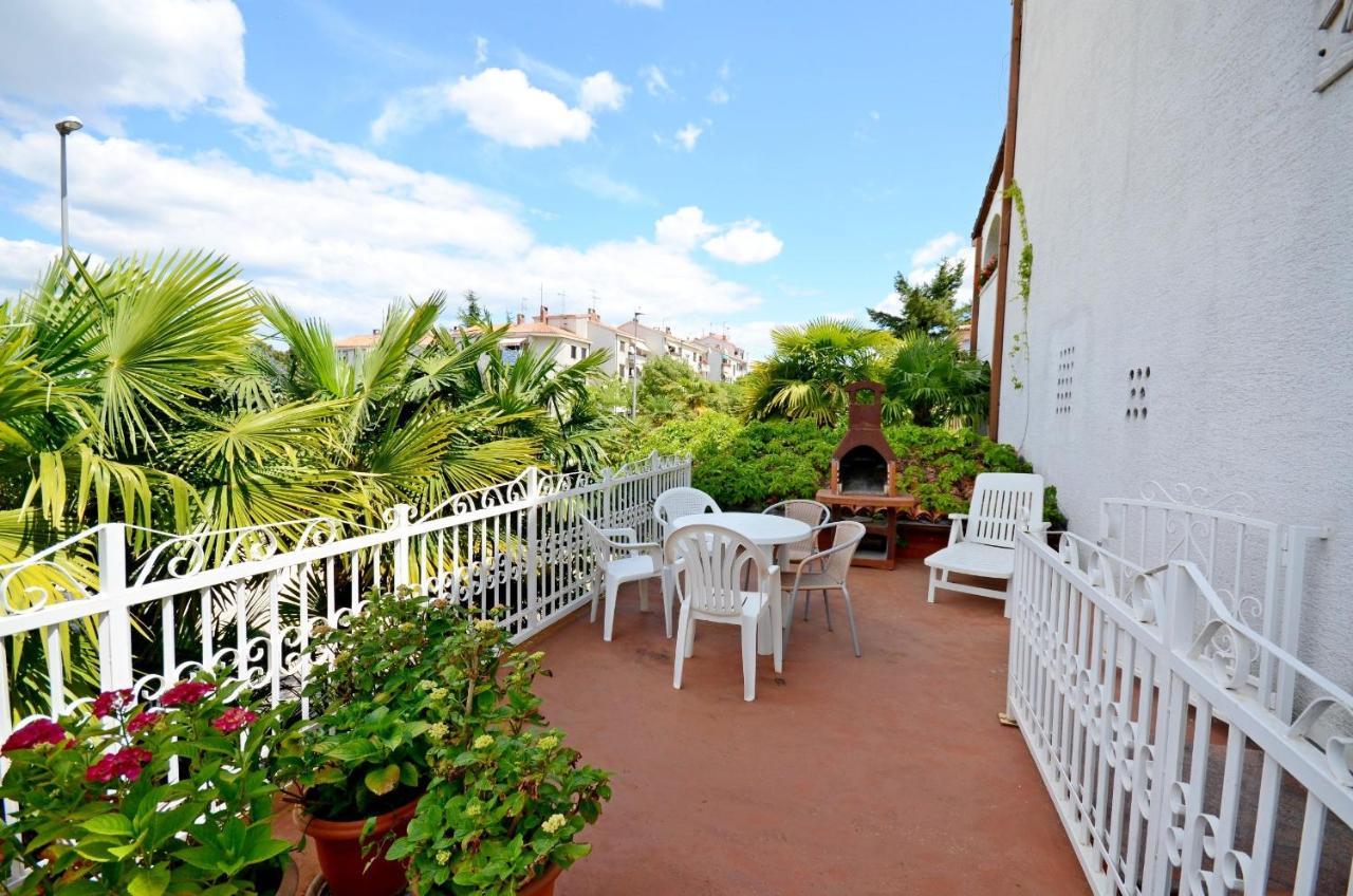 Apartments Dea Poreč Extérieur photo
